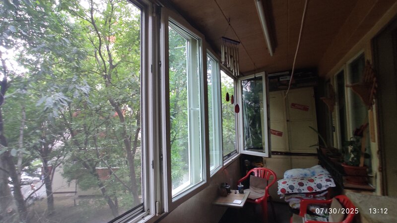 Vand termopan provenit de la balcon inchis si dormitor
